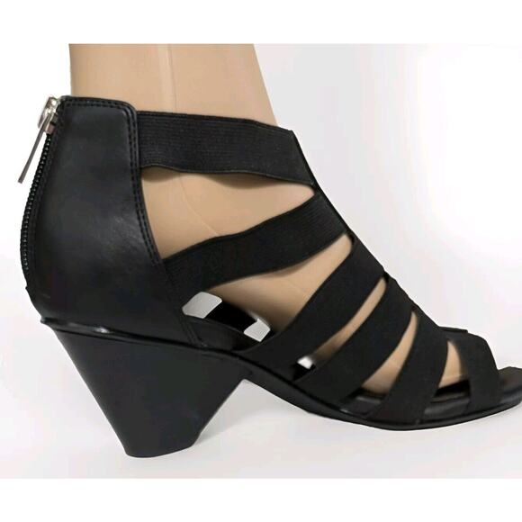 Coach & Four Women's Size 8 Strappy Ankle Sandals Small Heel - Picture 3 of 13